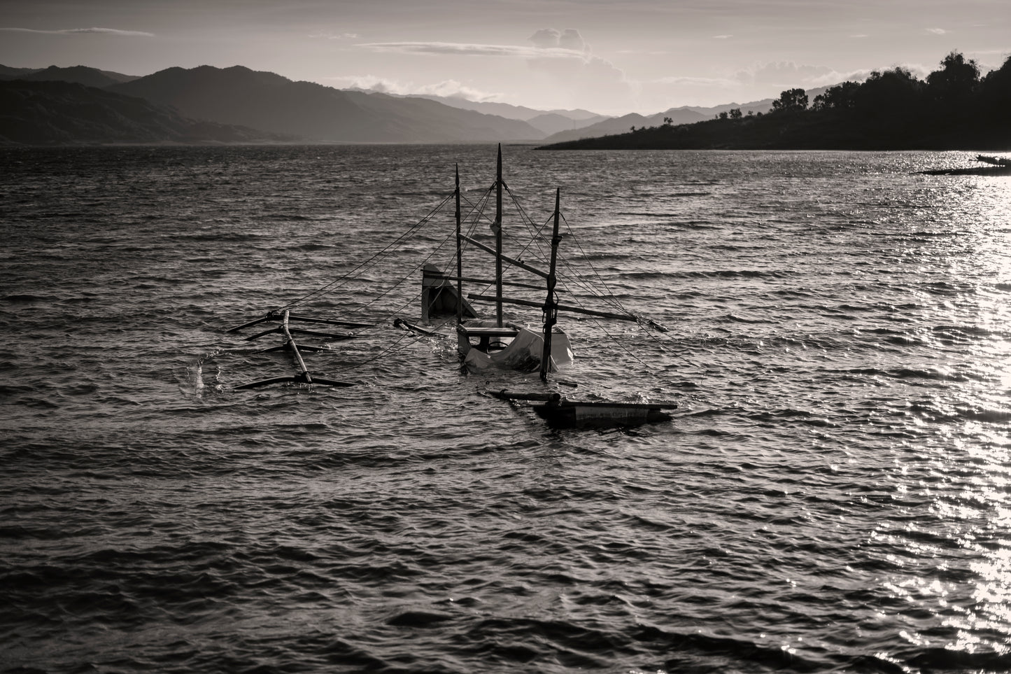 Bangka, Pantabangan Lake, Nueva Ecija - Toto Labrador