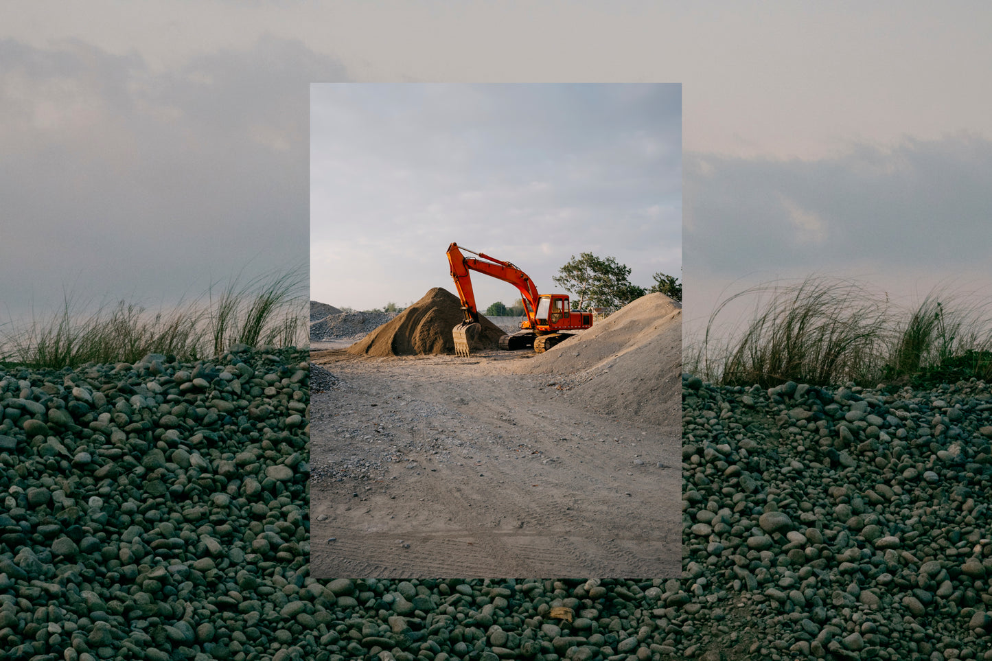 Excavator - Khim Mata Hipol