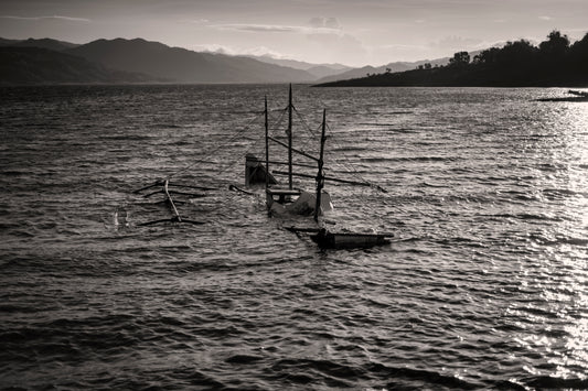 Bangka, Pantabangan Lake, Nueva Ecija - Toto Labrador